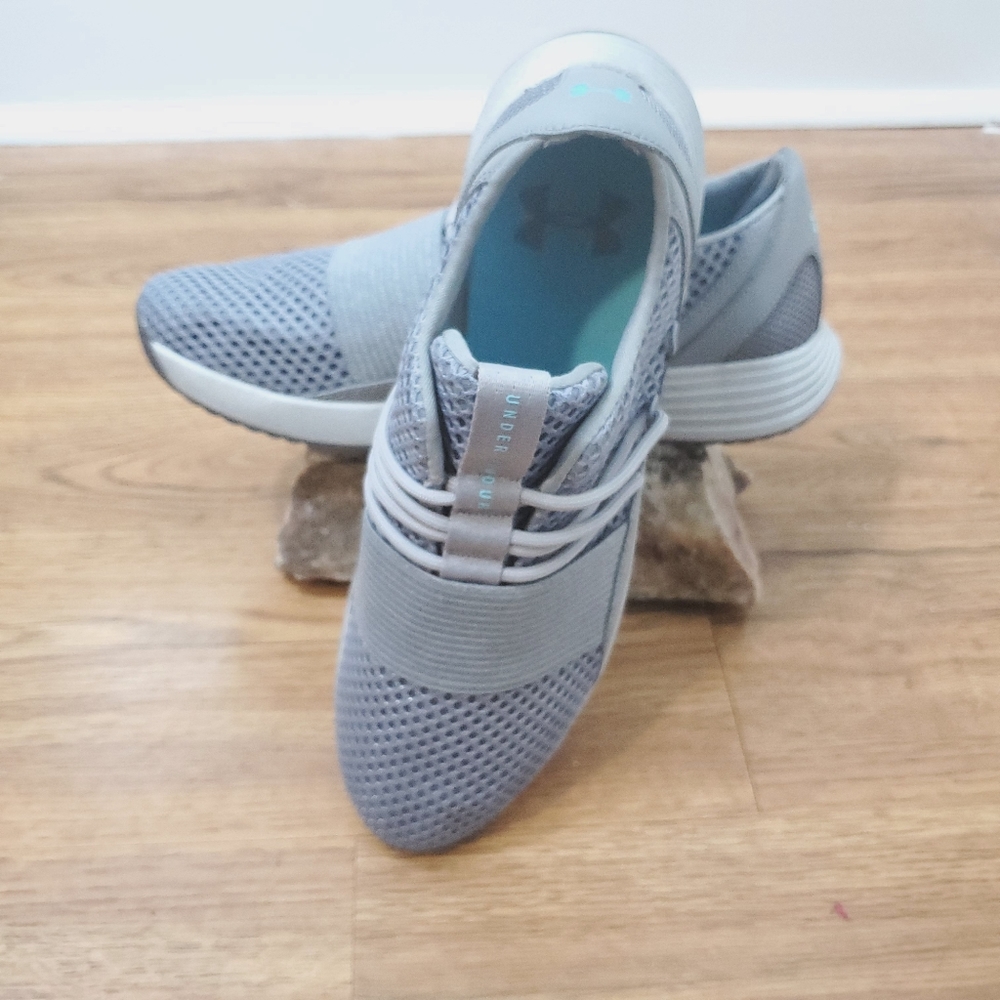 Under Armour Women's Breathe Lace x NM (Silver)